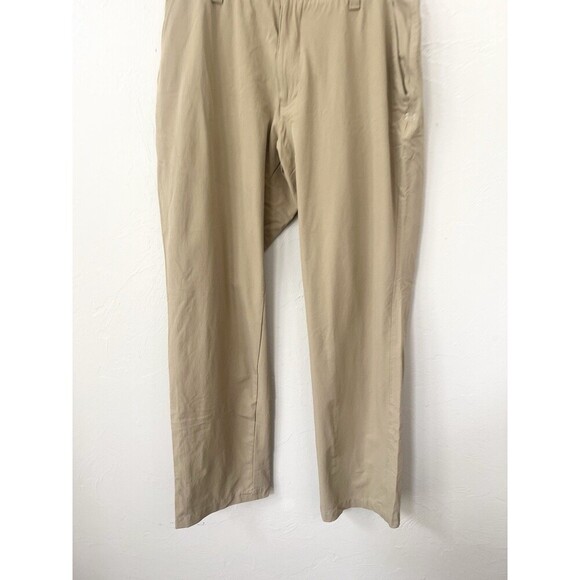 Under Armour Performance Golf Pants Mens 36x32 Chino Beige Travel Classic - Picture 2 of 10